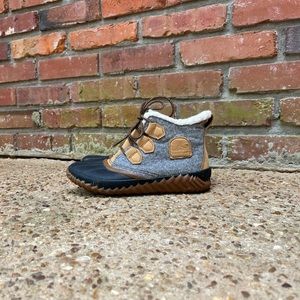 Sorel Out n About Boot Size 7